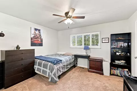 Bedroom - 6267 E Jahant Rd, Acampo, CA 95220 photo 3 of 8