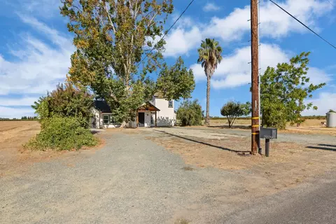 Exterior - 21379 N Mann Rd, Acampo, CA 95220 photo 2 of 17