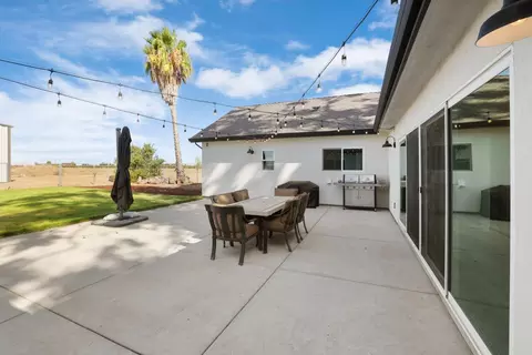 Exterior - 21379 N Mann Rd, Acampo, CA 95220 photo 11 of 17