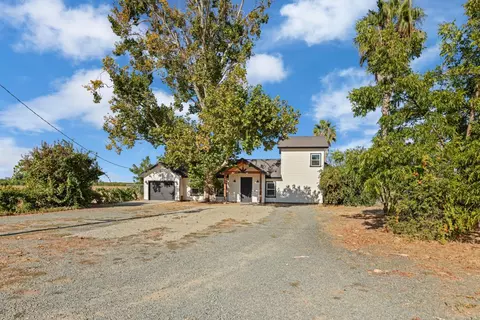Exterior - 21379 N Mann Rd, Acampo, CA 95220 photo 4 of 17