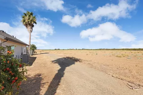 Exterior - 21379 N Mann Rd, Acampo, CA 95220 photo 16 of 17