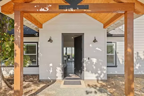 Entry Way - 21379 N Mann Rd, Acampo, CA 95220 photo 1 of 6