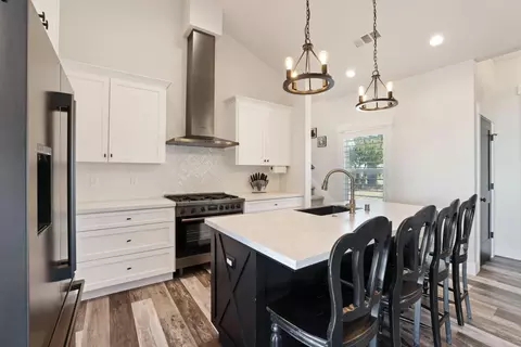 Kitchen - 21379 N Mann Rd, Acampo, CA 95220 photo 6 of 7