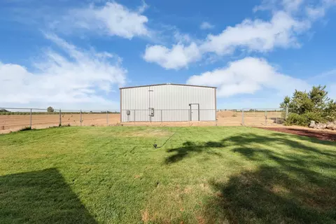 Exterior - 21379 N Mann Rd, Acampo, CA 95220 photo 12 of 17