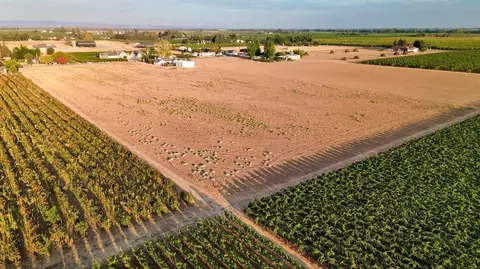 View/Area - 21379 N Mann Rd, Acampo, CA 95220 photo 2 of 8