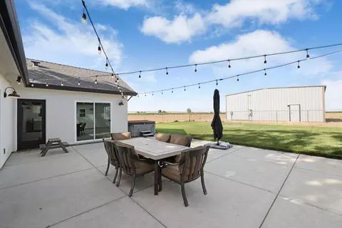 Exterior - 21379 N Mann Rd, Acampo, CA 95220 photo 10 of 17