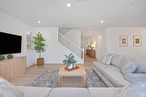 Living - 2641 Hickory Ln, Lodi, CA 95242 photo 1 of 2