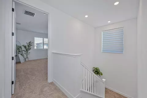Entry Way - 2641 Hickory Ln, Lodi, CA 95242 photo 10 of 11