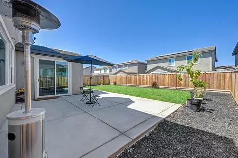 Exterior - 2641 Hickory Ln, Lodi, CA 95242 photo 4 of 8