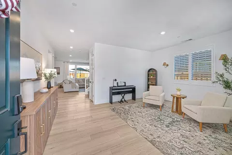 Entry Way - 2641 Hickory Ln, Lodi, CA 95242 photo 1 of 11
