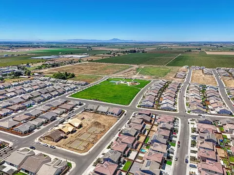 View/Area - 2641 Hickory Ln, Lodi, CA 95242 photo 6 of 8