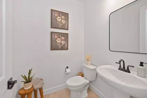 Bath - 2641 Hickory Ln, Lodi, CA 95242 photo 1 of 3