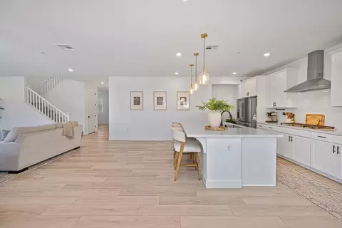 Entry Way - 2641 Hickory Ln, Lodi, CA 95242 photo 3 of 11