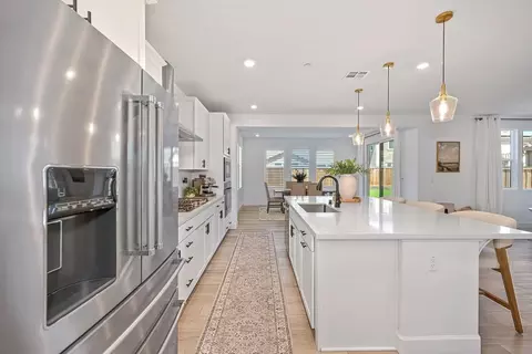 Entry Way - 2641 Hickory Ln, Lodi, CA 95242 photo 4 of 11