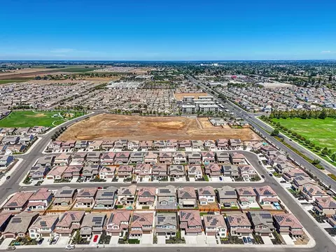 View/Area - 2641 Hickory Ln, Lodi, CA 95242 photo 7 of 8