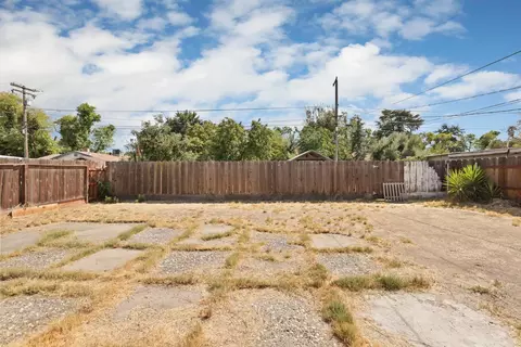 Exterior - 914 Annabelle Ave, Modesto, CA 95350 photo 4 of 9