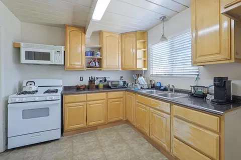 Kitchen - 914 Annabelle Ave, Modesto, CA 95350 photo 2 of 2