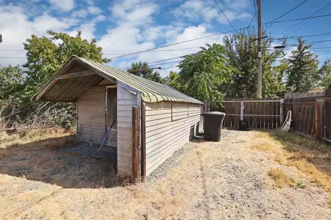 Exterior - 914 Annabelle Ave, Modesto, CA 95350 photo 6 of 9