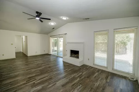 Living - 3161 Linfield Ct, Turlock, CA 95382 photo 9 of 10