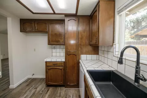 Kitchen - 3161 Linfield Ct, Turlock, CA 95382 photo 6 of 7