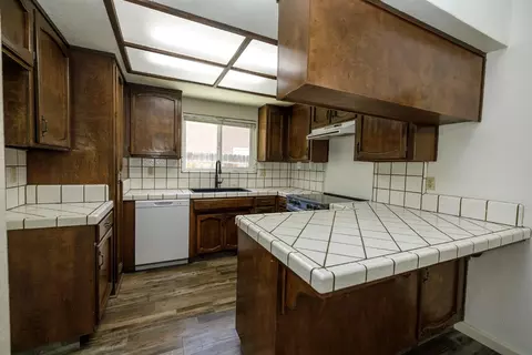 Kitchen - 3161 Linfield Ct, Turlock, CA 95382 photo 1 of 7