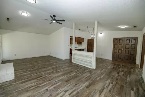 Living - 3161 Linfield Ct, Turlock, CA 95382 photo 5 of 10