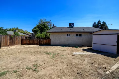 Exterior - 3161 Linfield Ct, Turlock, CA 95382 photo 13 of 18