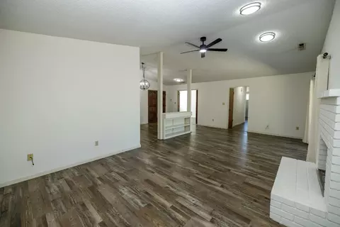 Living - 3161 Linfield Ct, Turlock, CA 95382 photo 7 of 10