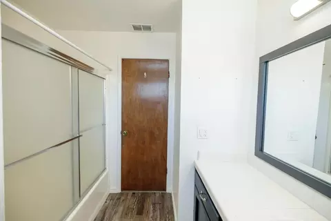Bath - 3161 Linfield Ct, Turlock, CA 95382 photo 2 of 6