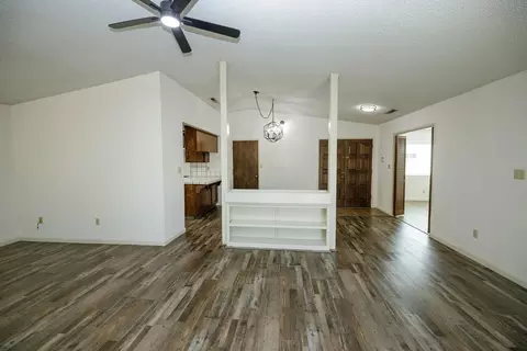 Living - 3161 Linfield Ct, Turlock, CA 95382 photo 6 of 10