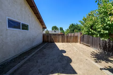 Exterior - 3161 Linfield Ct, Turlock, CA 95382 photo 8 of 18