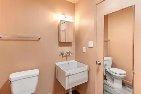 Bath - 1076 Sand Bar Cir, Carmichael, CA 95608 photo 4 of 5