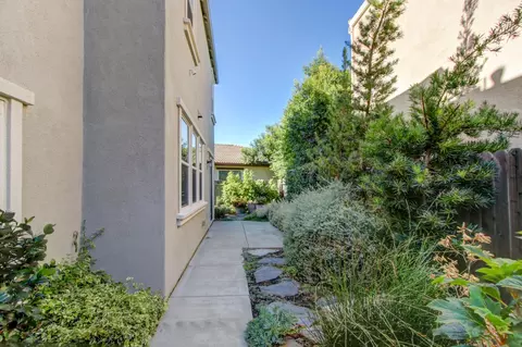 Exterior - 3833 Verona Ter, Davis, CA 95618 photo 7 of 14