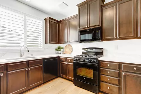 Kitchen - 3833 Verona Ter, Davis, CA 95618 photo 2 of 4