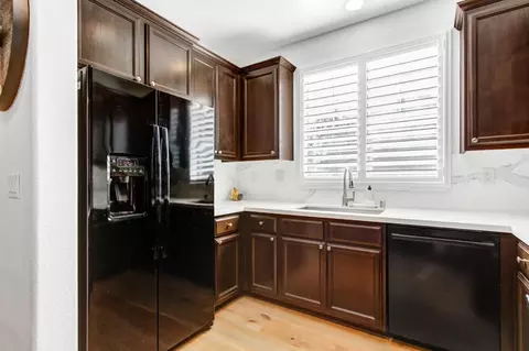 Kitchen - 3833 Verona Ter, Davis, CA 95618 photo 3 of 4