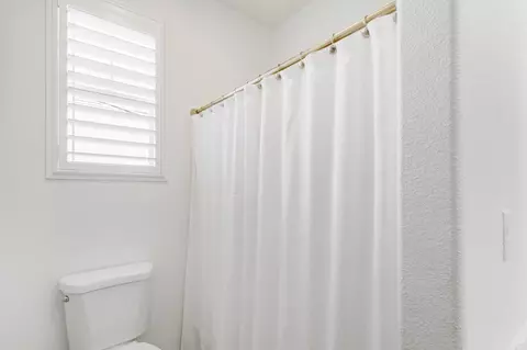 Bath - 3833 Verona Ter, Davis, CA 95618 photo 5 of 7