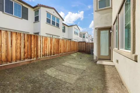 Exterior - 98 E Calder Dr, Mountain House, CA 95391 photo 5 of 8