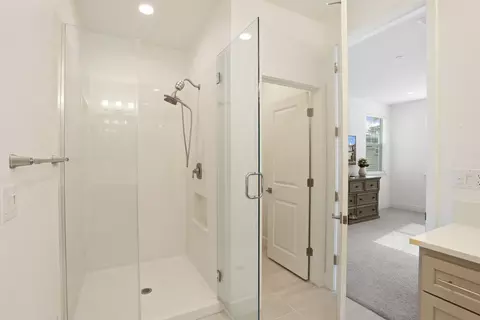 Entry Way - 98 E Calder Dr, Mountain House, CA 95391 photo 6 of 8