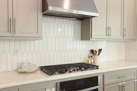 Kitchen - 98 E Calder Dr, Mountain House, CA 95391 photo 6 of 11