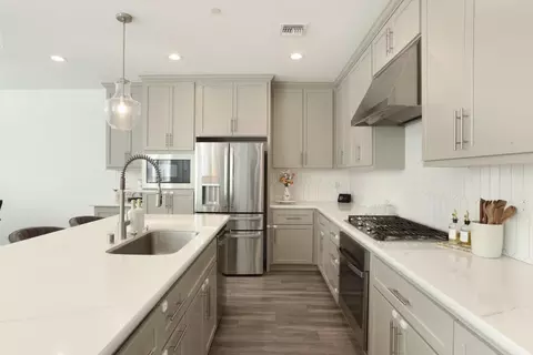 Kitchen - 98 E Calder Dr, Mountain House, CA 95391 photo 2 of 11