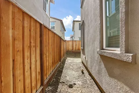 Exterior - 98 E Calder Dr, Mountain House, CA 95391 photo 8 of 8