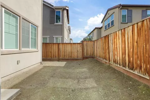 Exterior - 98 E Calder Dr, Mountain House, CA 95391 photo 7 of 8