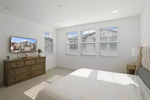 Bedroom - 98 E Calder Dr, Mountain House, CA 95391 photo 2 of 6
