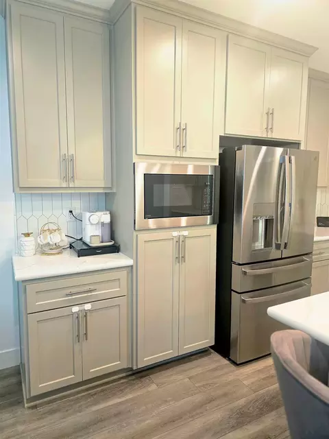 Kitchen - 98 E Calder Dr, Mountain House, CA 95391 photo 9 of 11