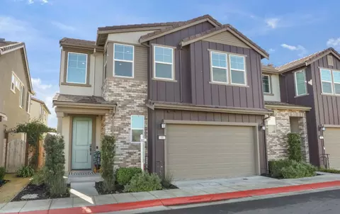 Exterior - 98 E Calder Dr, Mountain House, CA 95391 photo 3 of 8