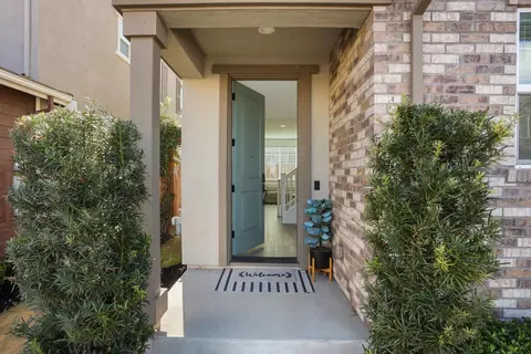 Entry Way - 98 E Calder Dr, Mountain House, CA 95391 photo 1 of 8