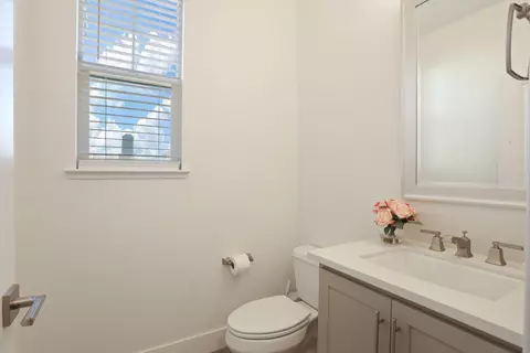 Bath - 98 E Calder Dr, Mountain House, CA 95391 photo 1 of 6