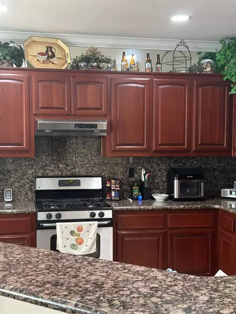 Kitchen - 110 Egret Pl, Grass Valley, CA 95945 photo 2 of 3