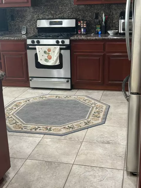 Kitchen - 110 Egret Pl, Grass Valley, CA 95945 photo 3 of 3