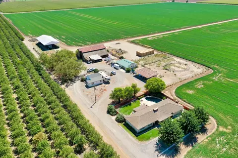 10626 State Highway 33, Gustine, CA 95322 photo 2